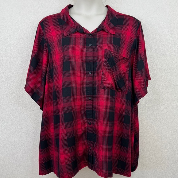 🧣Torrid Womens Red Black Buffalo Plaid SS Button Up Shirt Top Plus Sz. 6 6x 30 - Picture 1 of 11